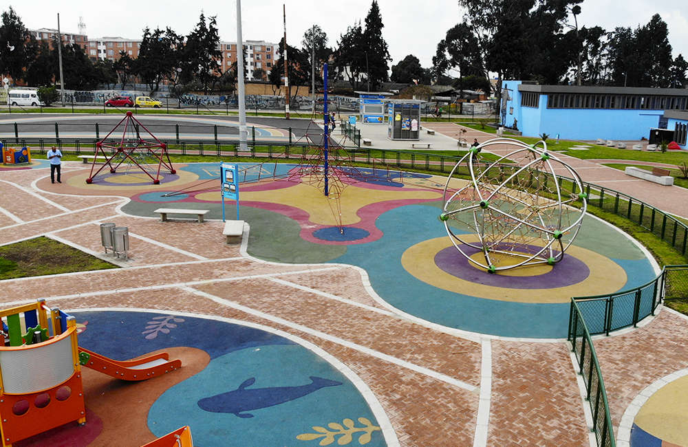 Parque-zonal-gilma-jimenez-juegos-infantiles-Bogota-Colombia-GALOPIN-BERLINER
