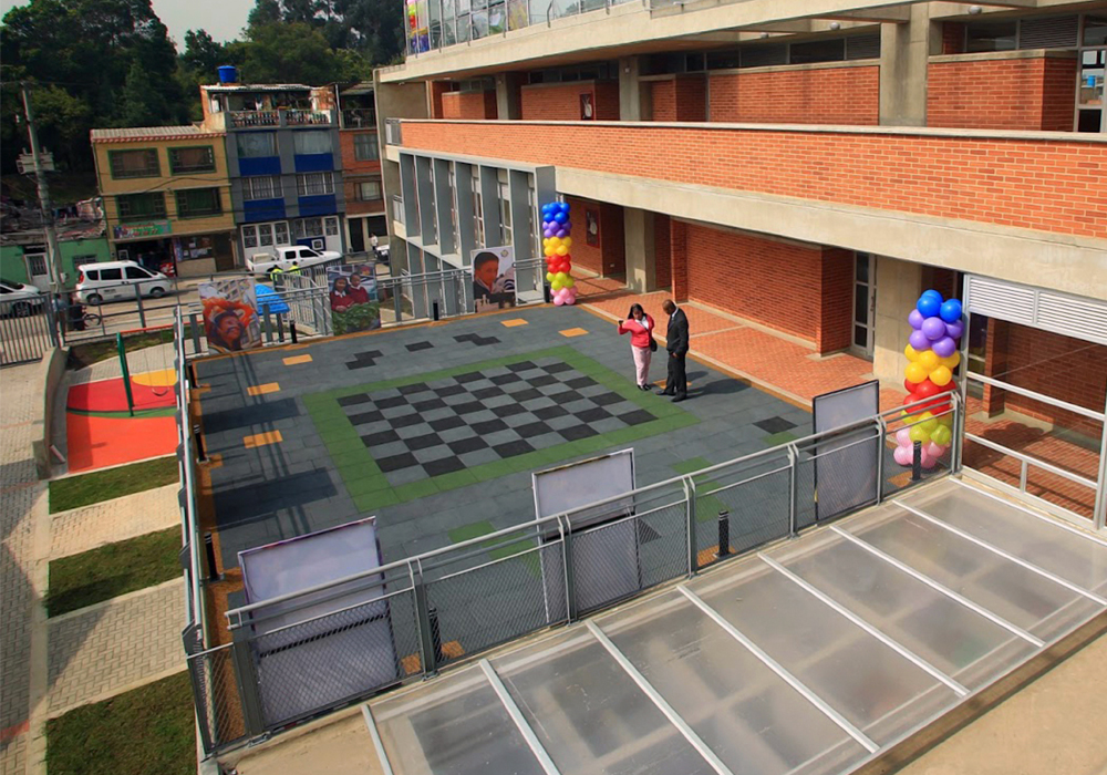 Colegio-jackeline-bogota-losetas-caucho-piso-infantil