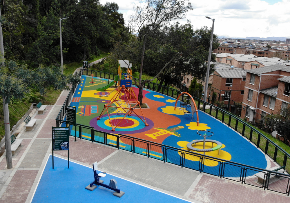 Parque-infantil-TABOR-suba-bogota-juegos-piso-caucho