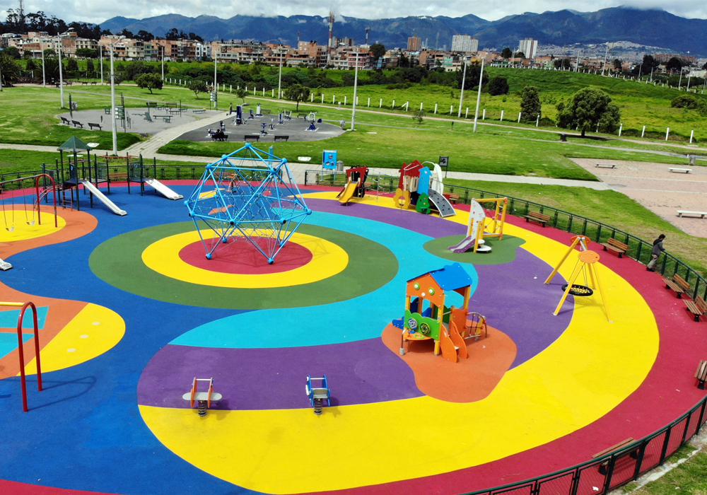 Parque-infantil-villa-del-rio-bogota-piso-caucho-juegos.